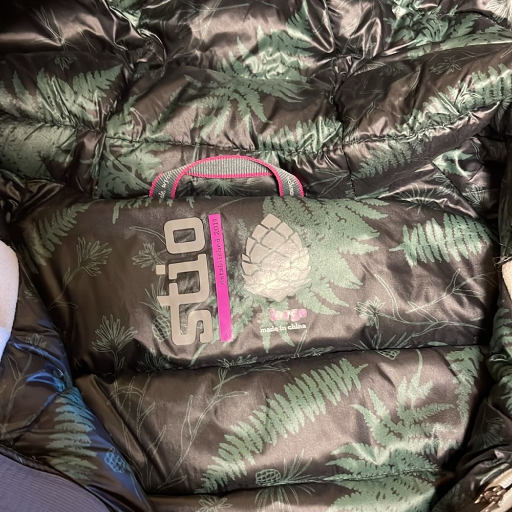 Stio Women's Shot 7 Down Jacket size XL
Excellent condition - Picture 2 of 9